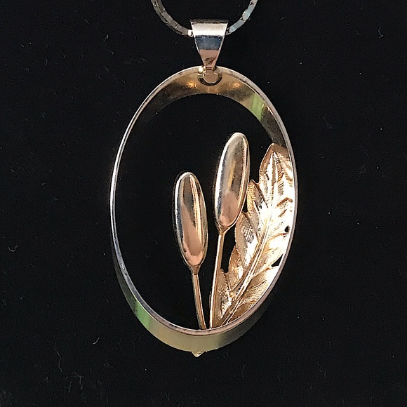 Tiger’s Eye Cattail Pendant & Chain - Picture 4 of 4